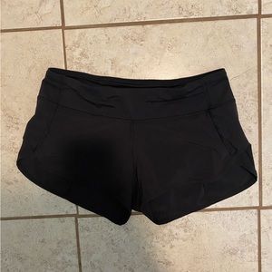 LULULEMON | Plain Black Athletic Shorts Size 6